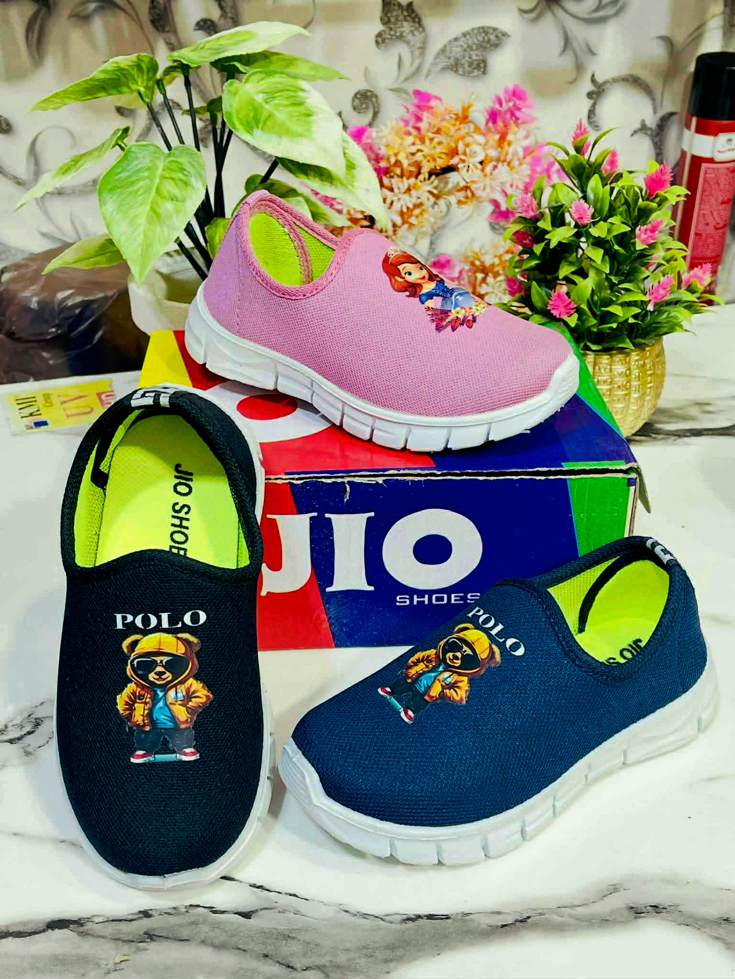 Kids Lightweight Cartoon Printed Shoes (8) piece price 2400rs choose any color for your favourite Wholeseller price