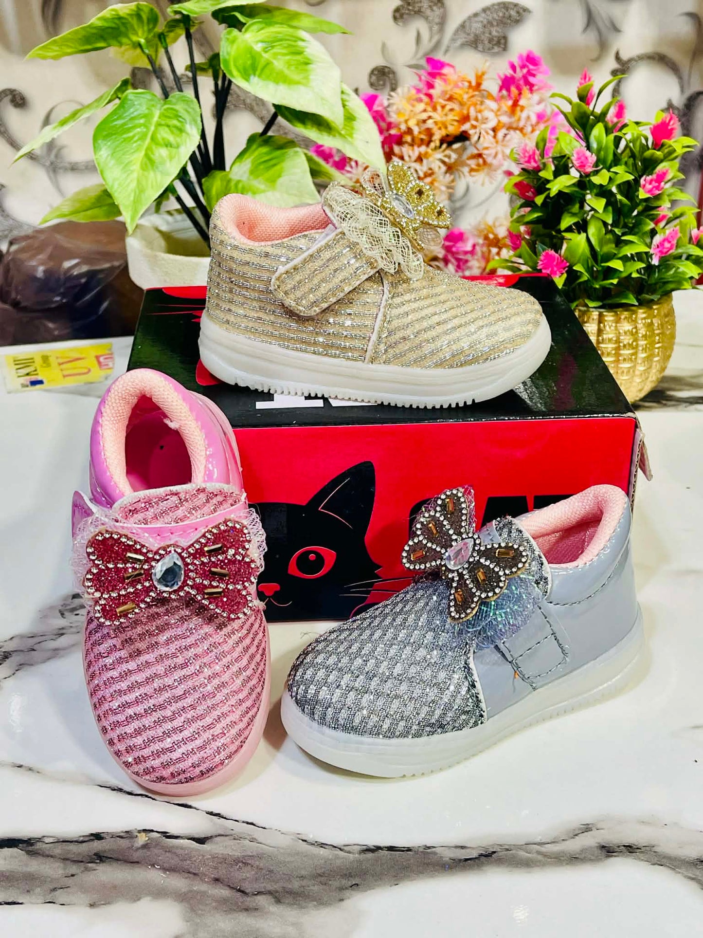 Sparkle Bow Fancy Kids Shoes (8) Piece price 3040rs choose any color for your favourite. Wholesell price